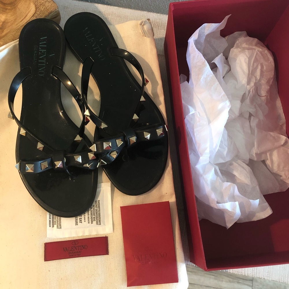 ROCKSTUD JELLY SANDALS (w/box,dustbag, spare stud)